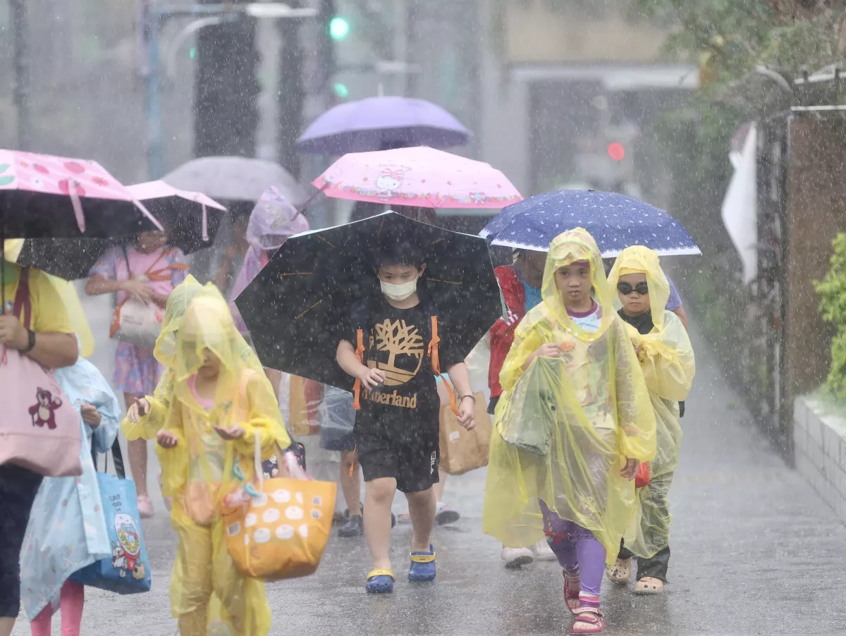 7縣市發布大雷雨特報 降雨持續到晚間