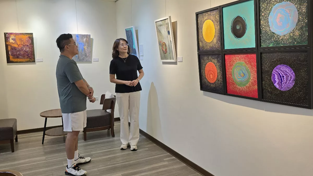 喜愛讀詩 施惠敏詩情畫風演繹哲學和藝術