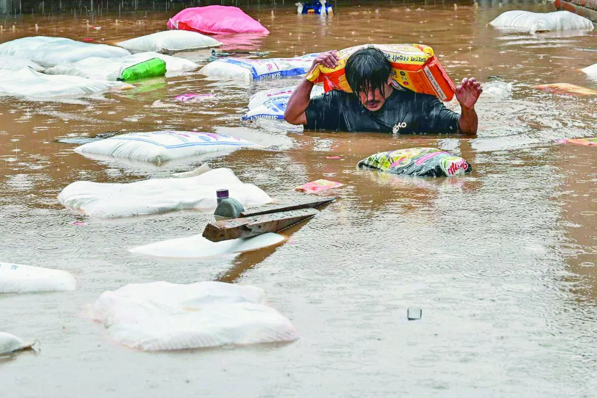 尼泊爾暴雨 已致129死62失蹤