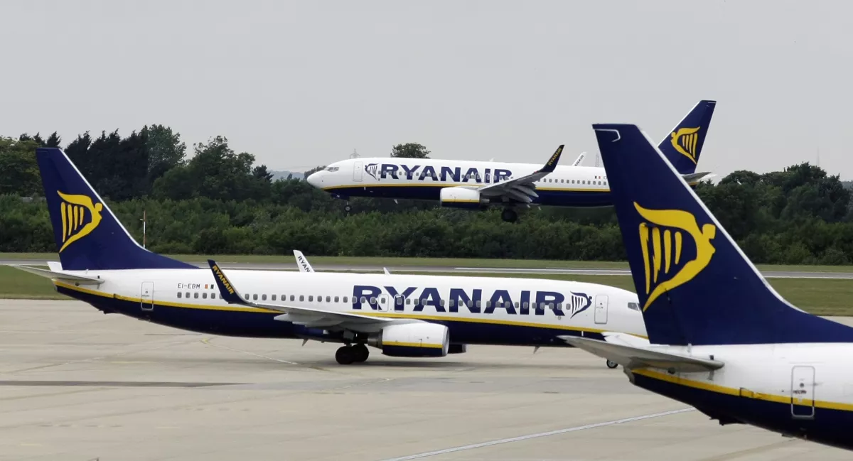 瑞安航空3天內兩度出事 波音客機起火緊急疏散乘客