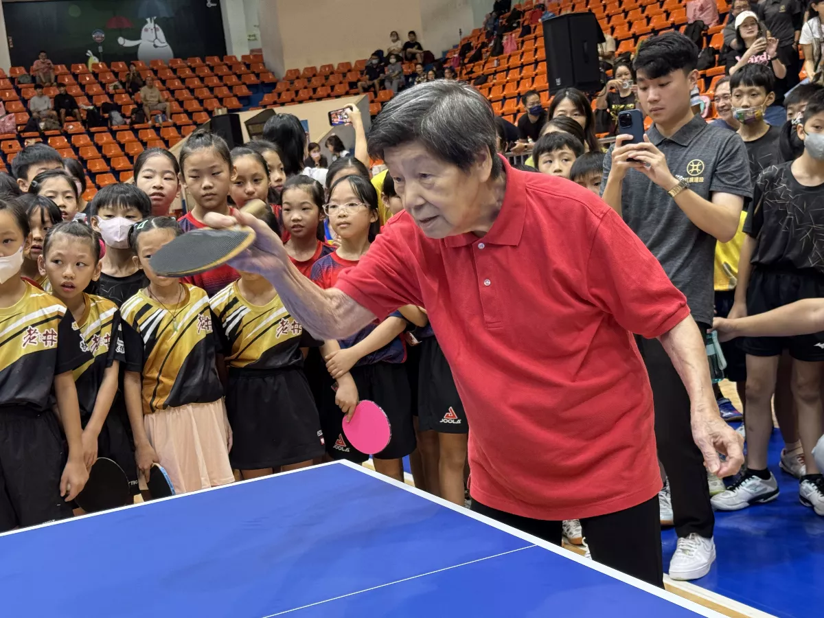 86歲國手阿嬤助陣 桌球公益賽送愛植物人
