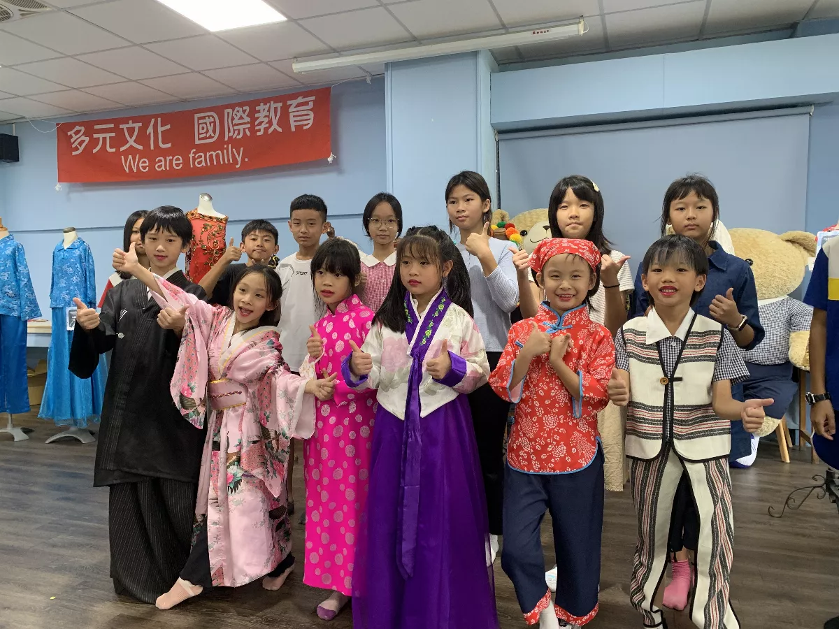 移動的博物館 「穿時尚教具箱」探索服飾故事
