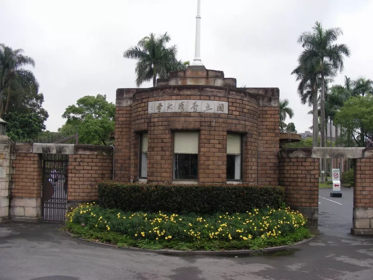 泰晤士2025年世界大學排名 榜首英國牛津大學 台大172名