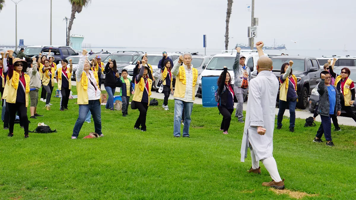BLIA LA Members Rejuvenate Their Spirits by Cleaning the Beach for International Coastal Cleanup Day