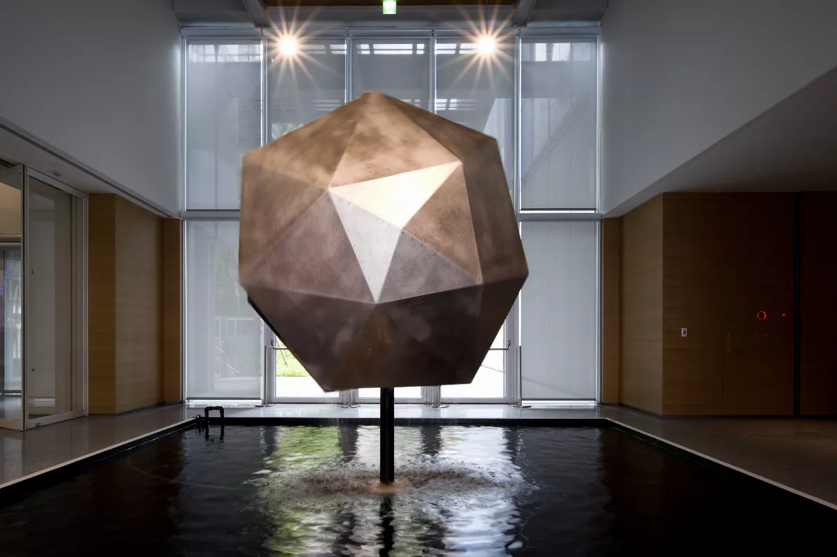 新宮晉台灣大型個展今登場　水雕塑新作〈Silent Water〉亮相