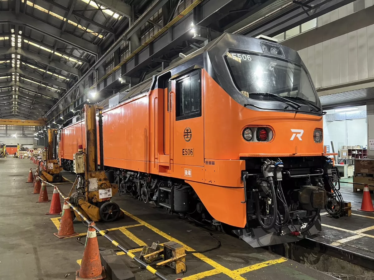 日製E500電力機車啟航 台鐵擬上線計畫