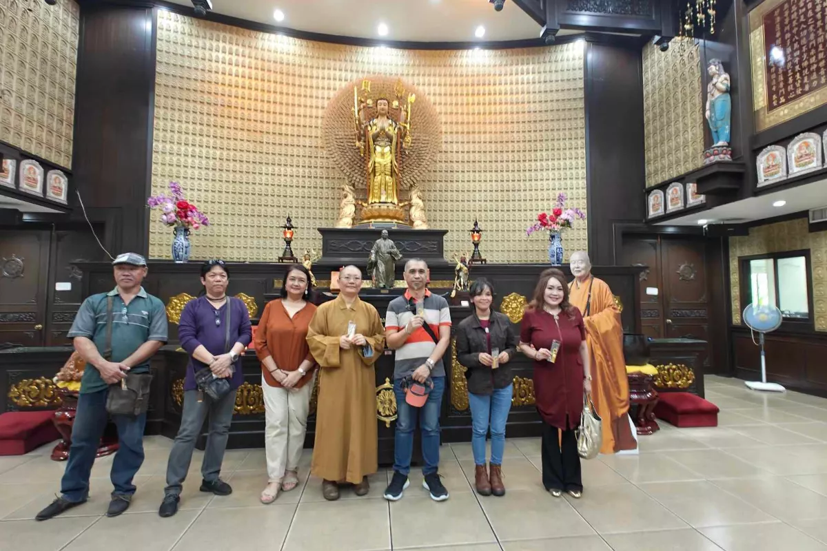 Yuan Thong Temple Hosts Selenophile Art Exhibition, Gathering Inspiration and Hope from the Moon