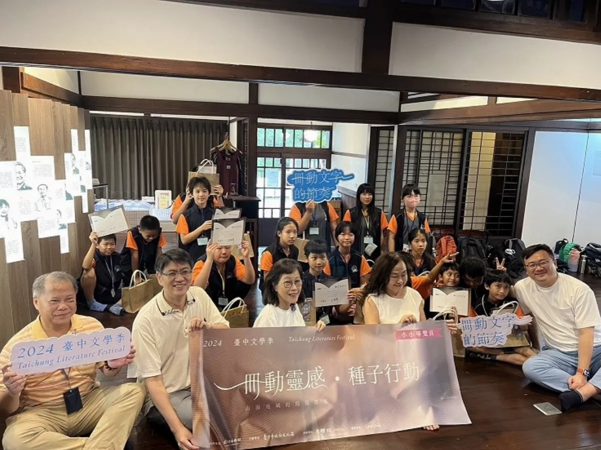 小學生化身導覽員 為名作家介紹文學館特色