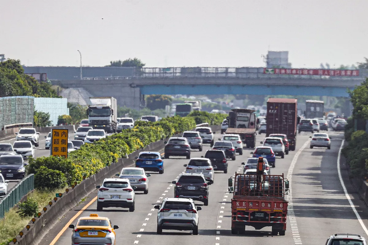 國1湖口路段 即起用AI抓未繫安全帶違規者
