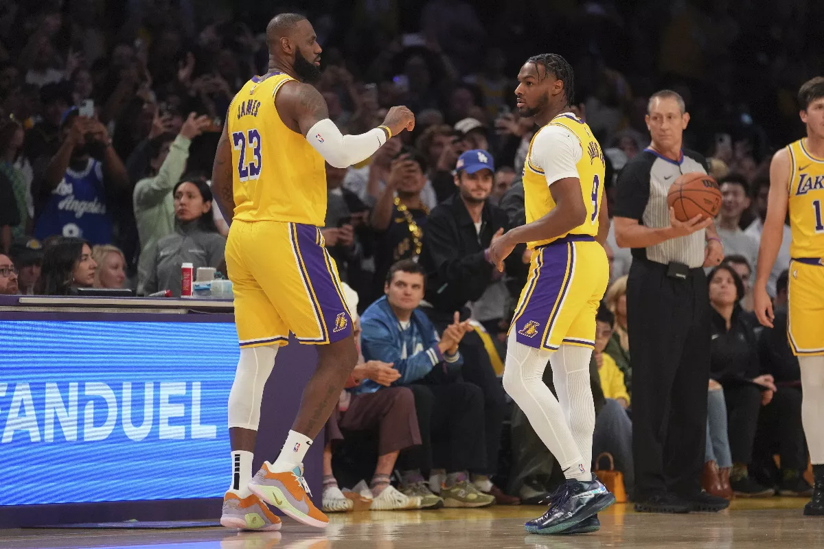 NBA／詹姆斯父子寫歷史 戴維斯爆發率湖人開門紅