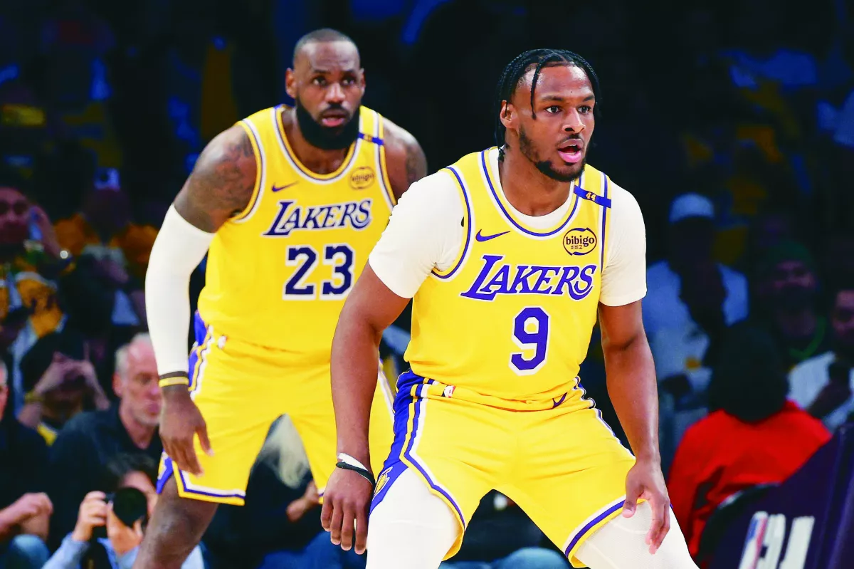 詹姆斯父子同場連線 寫NBA歷史