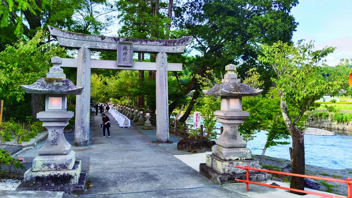 【海闊天空】嵐山瀧神社 月夜下的美麗饗宴