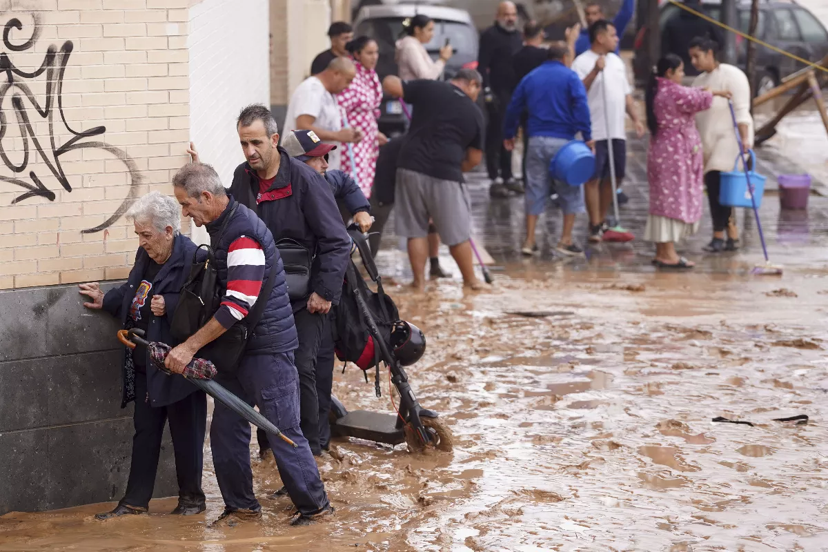 西班牙瓦倫西亞豪雨成災 暴洪造成至少51人死亡
