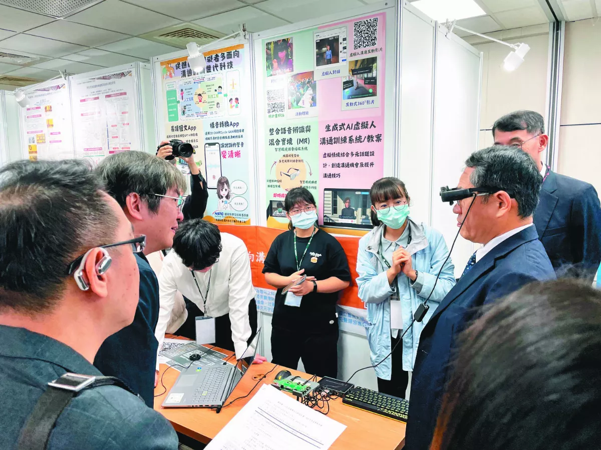 有助語言障礙者溝通 身障博士生  開發即時翻譯軟體