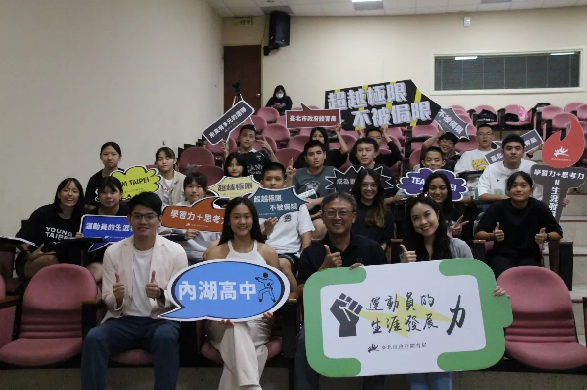 體壇／文姿云回母校內中 分享空手道心路歷程