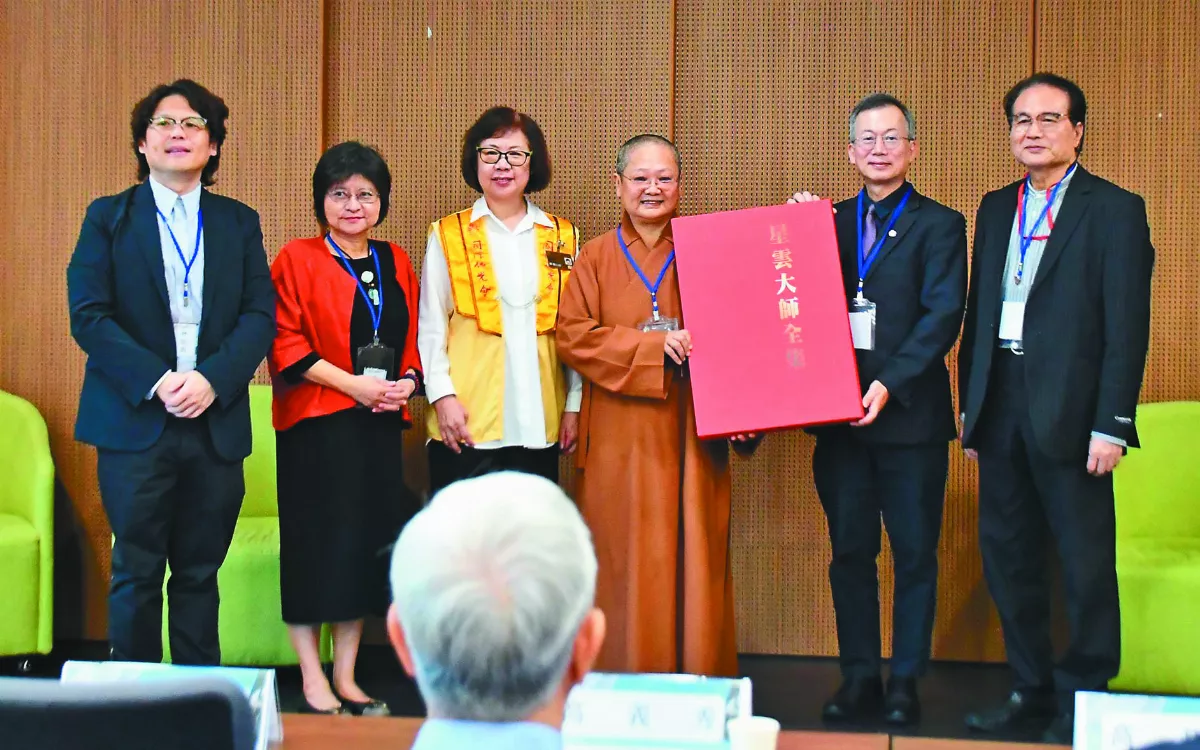 台北道場贈全集 政大盼以學術研究回饋