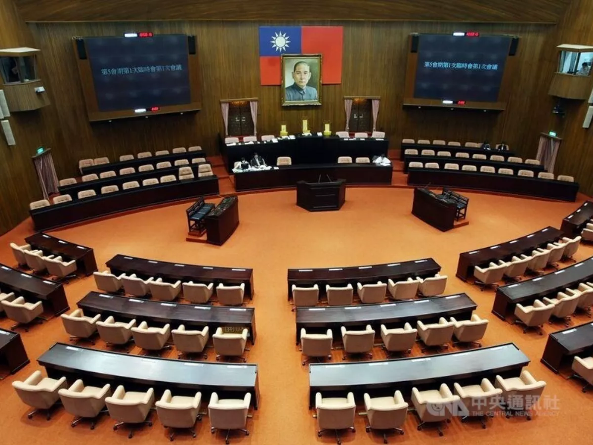 總預算案是否付委 藍白11/5各開黨團大會討論