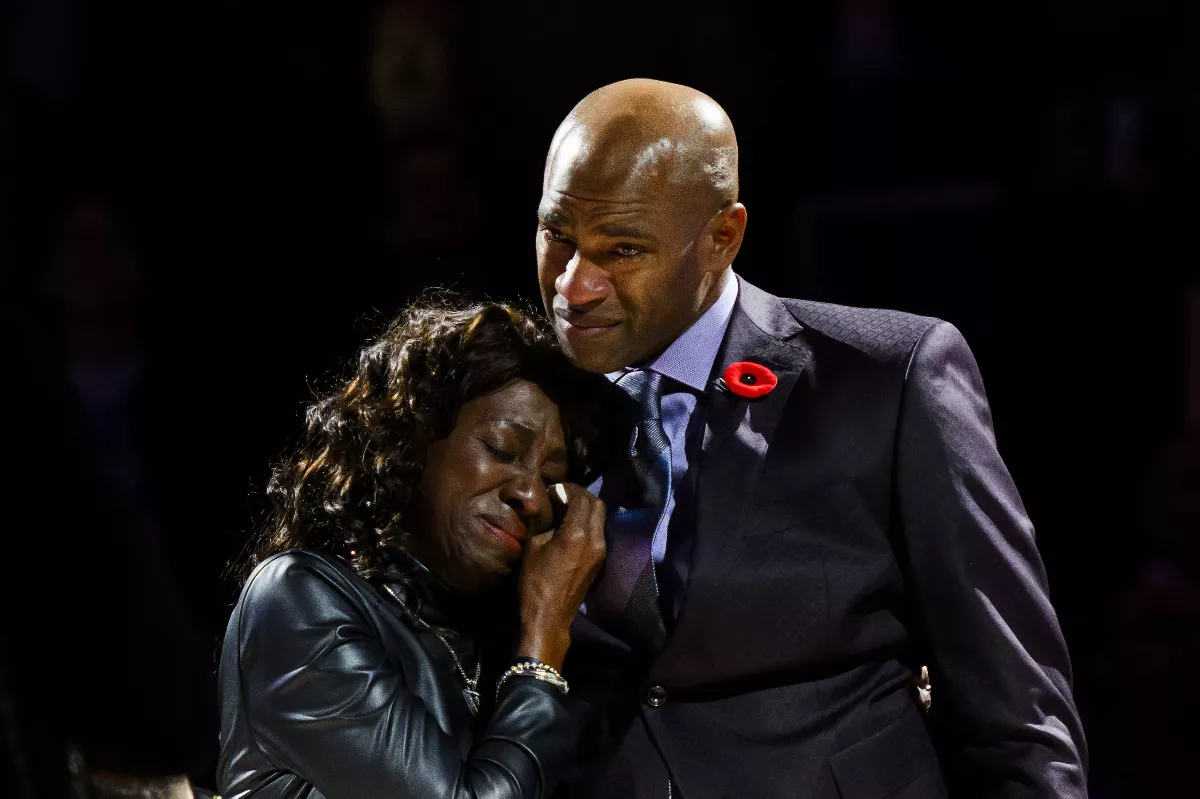 NBA／暴龍退休半人半神背號 卡特感動爆哭