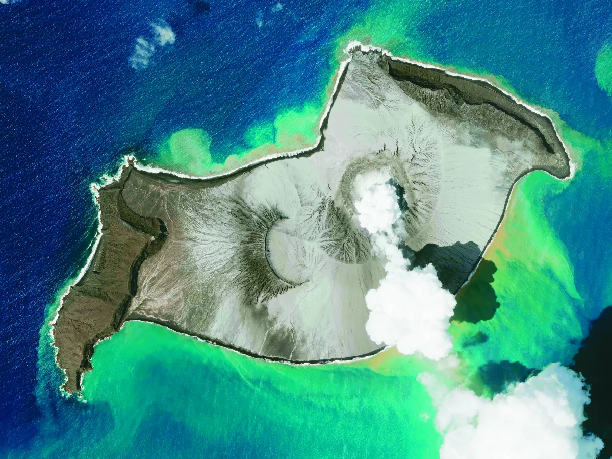 東加海底火山爆發 擾亂全球氣候