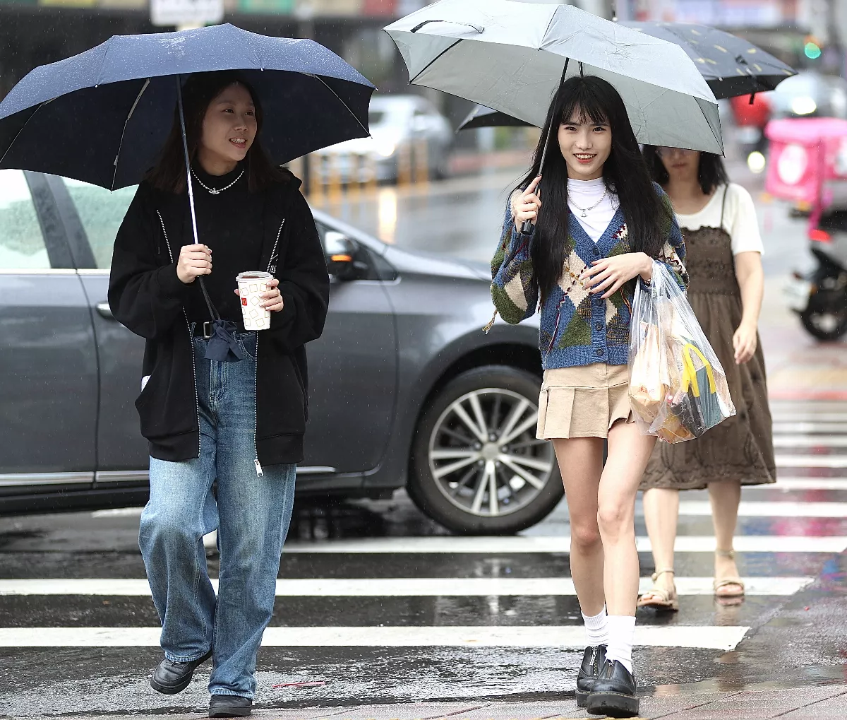 入秋最強冷空氣來了 慎防中颱銀杏外圍環流雨勢