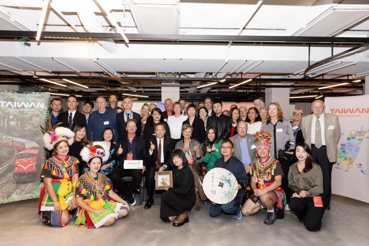 初登瑞典、倫敦賣手搖飲 觀光署偕業者歐洲推廣台灣觀光 