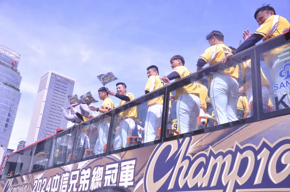 中職／台式封王遊行 平野：那邊叭叭叭這邊嗶嗶嗶