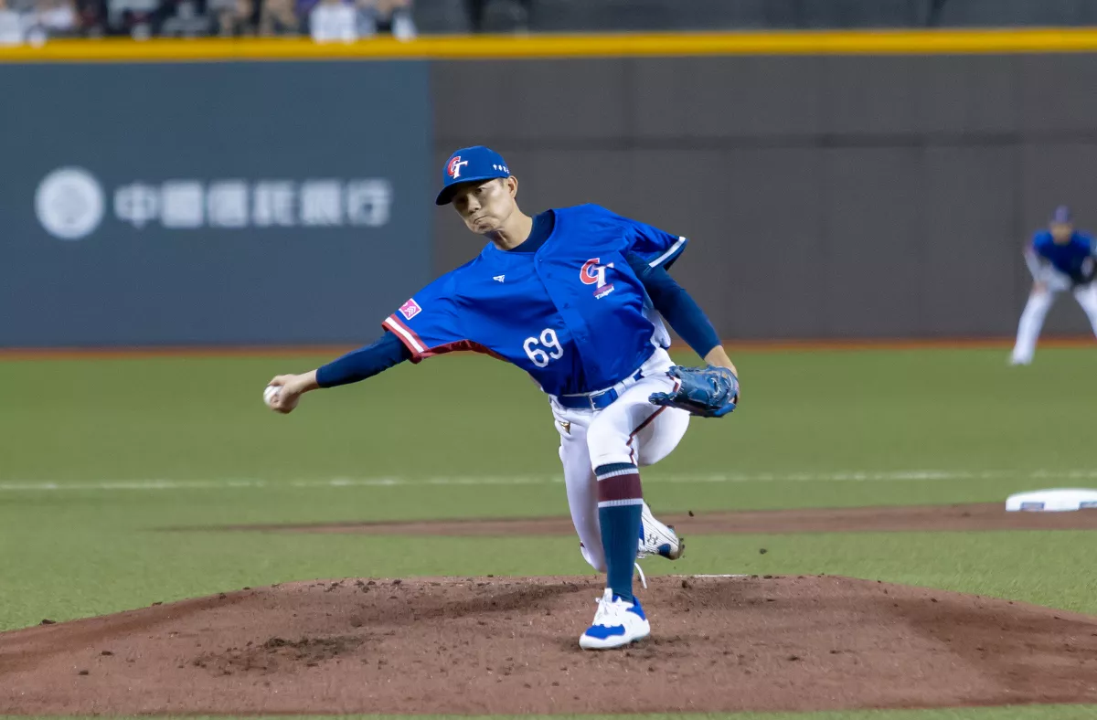12強／完美6局演出 黃子鵬7局上練投後退場