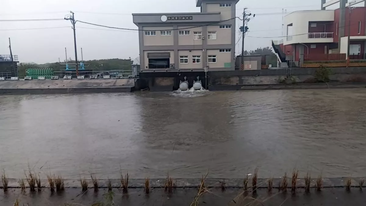 天兔帶來雨勢 花東及台南以南慎防大雨