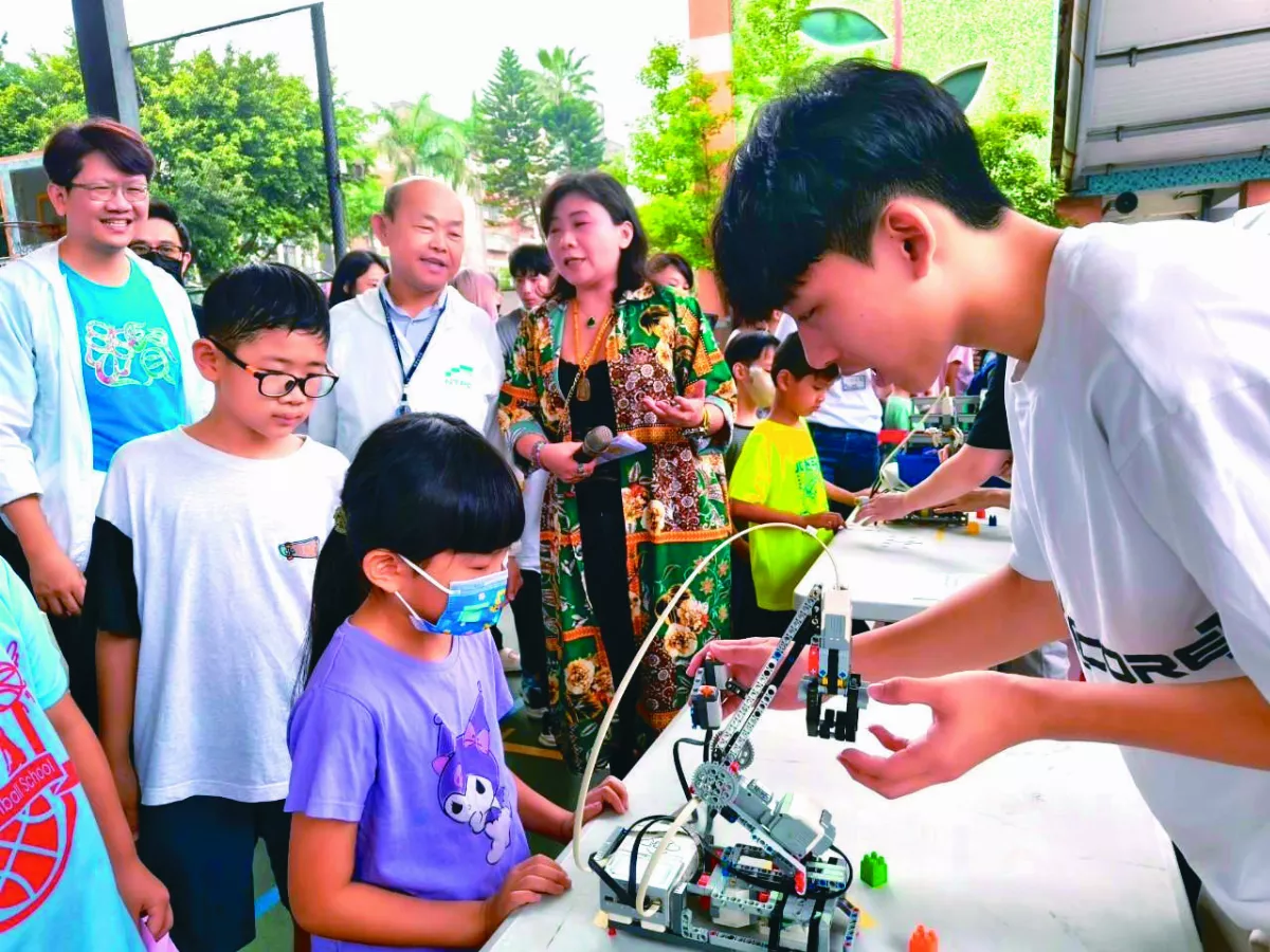黃麗霙 銀光閃閃相隨永不老