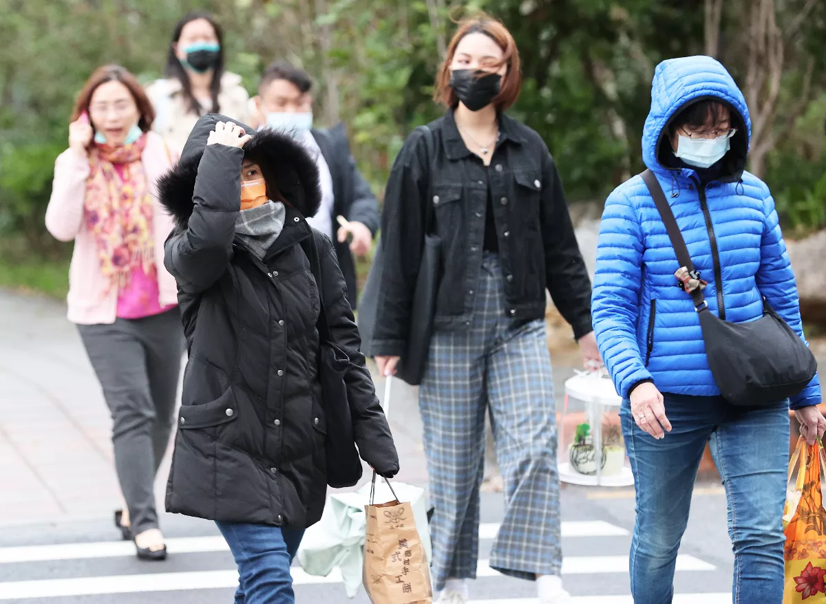明起回暖上看28度 這天驟降至14度將冷到12月初
