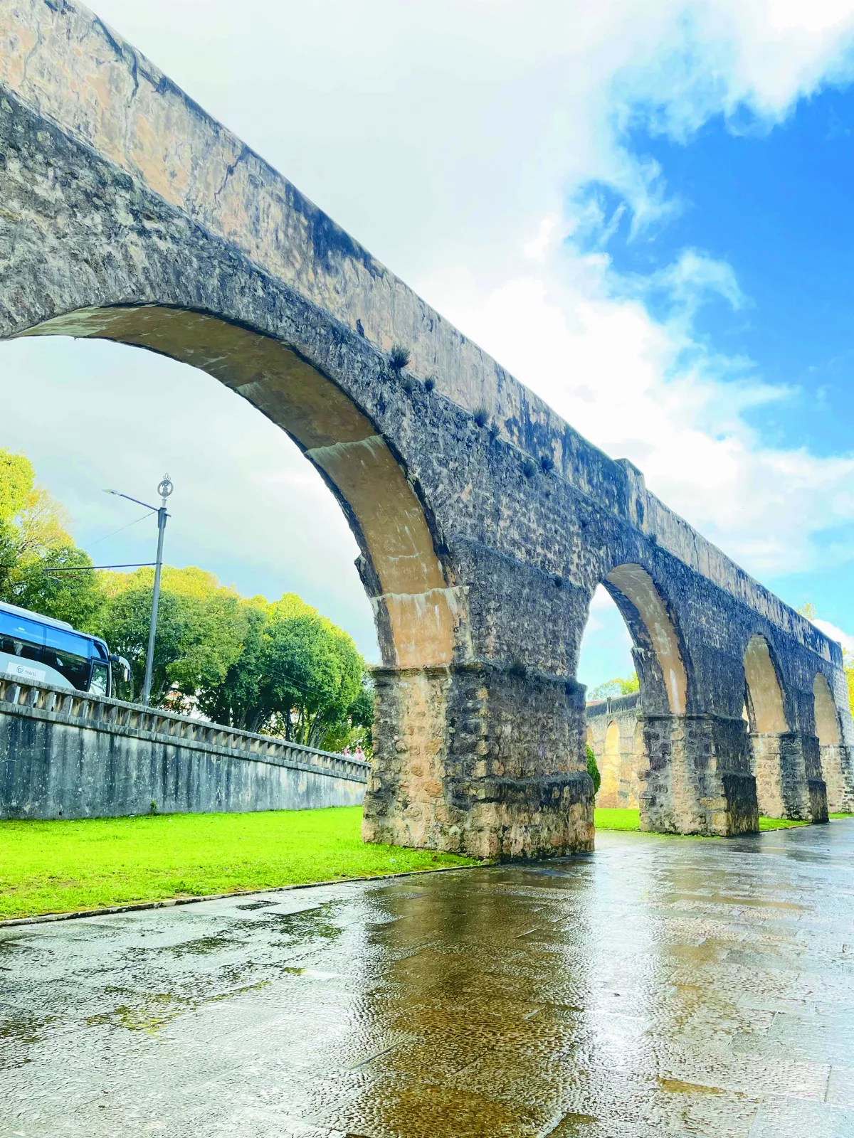 【印象旅人】孔布拉大學 黑斗篷學士風