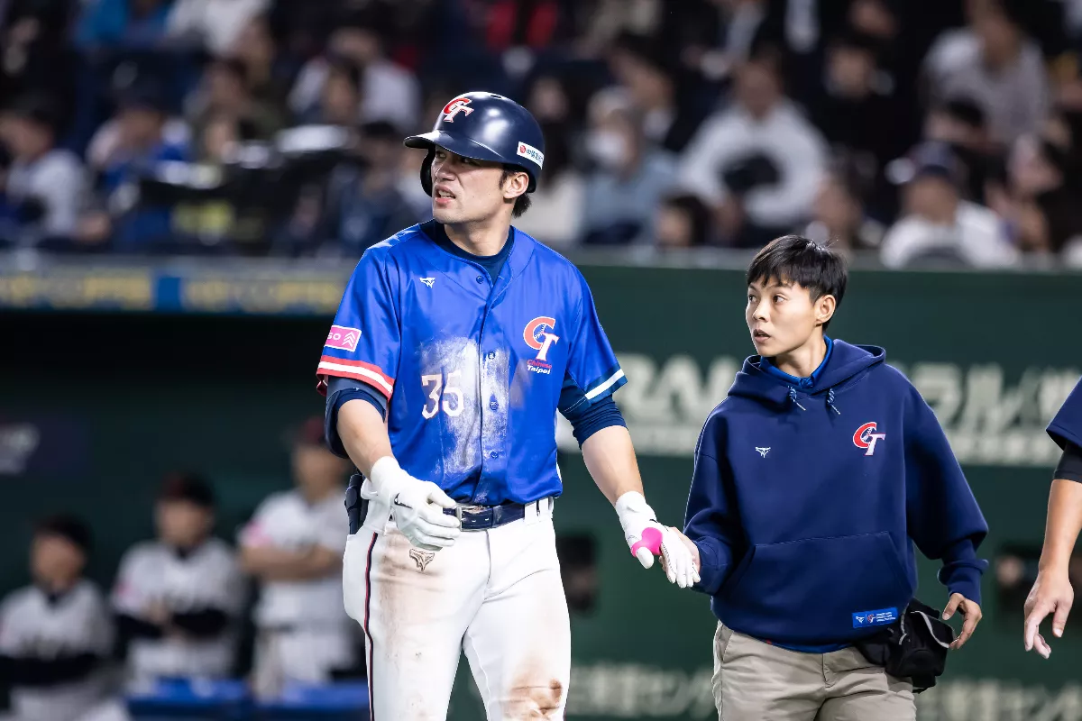 12強現場／潘傑楷頭部滑壘傷退 左手小指脫臼退場