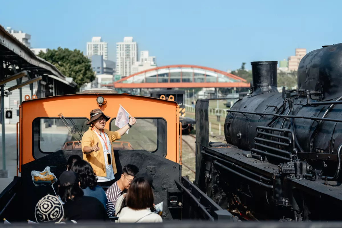 搭濱線鐵道小旅行 探索鹽埕、哈瑪星昔日風華