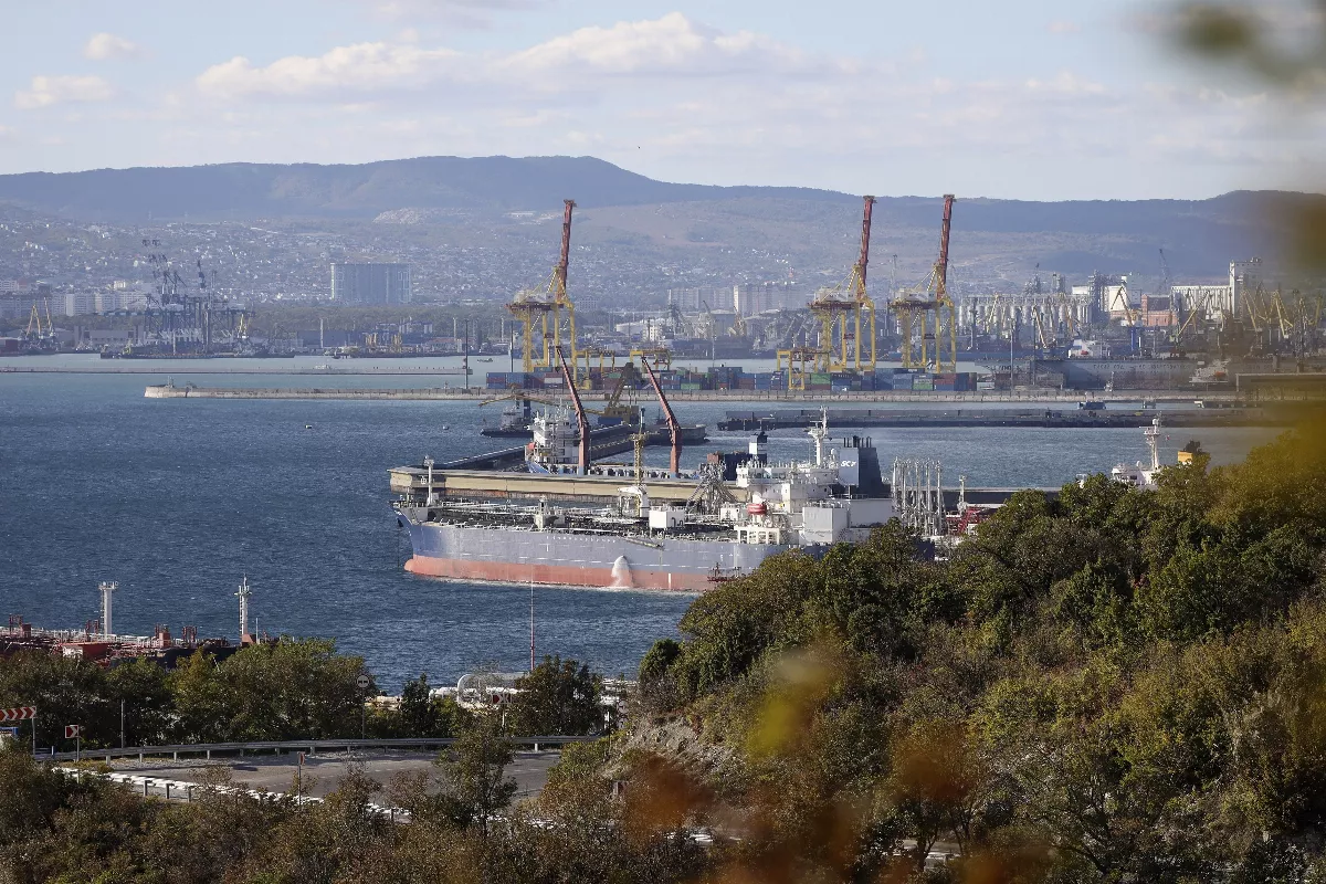 英國制裁「影子艦隊」 封鎖俄國石油出口