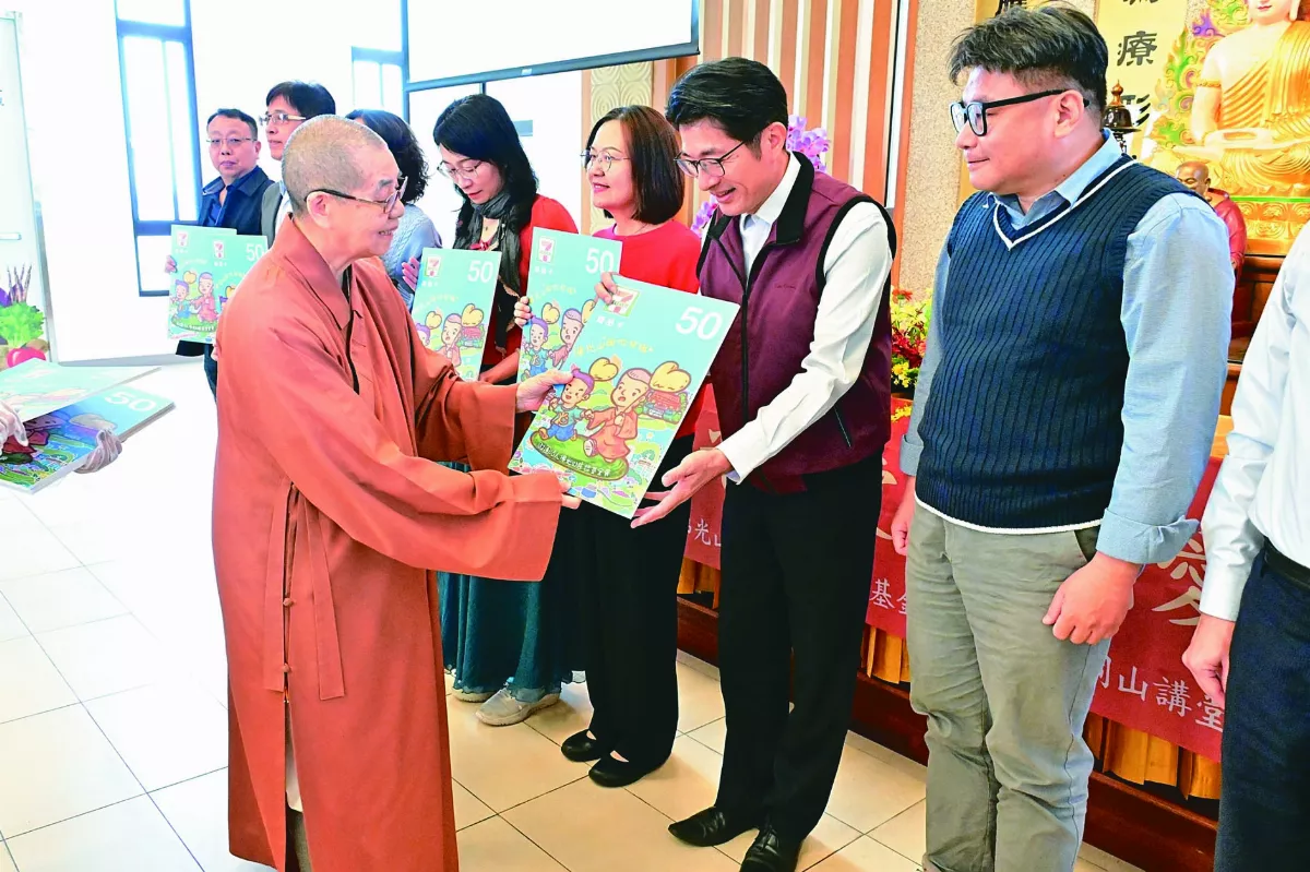 2300張佛光愛心卡  嘉惠大岡山41校學子