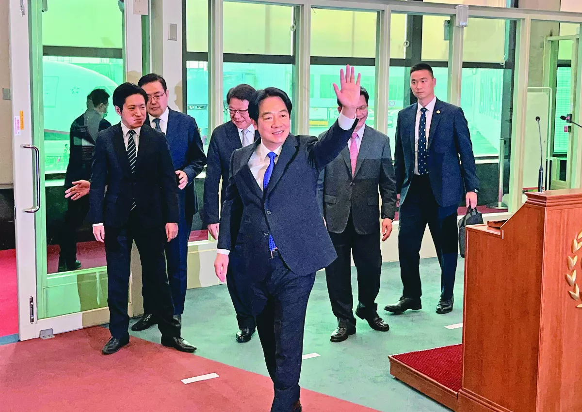 賴出訪 美宣布對台軍售