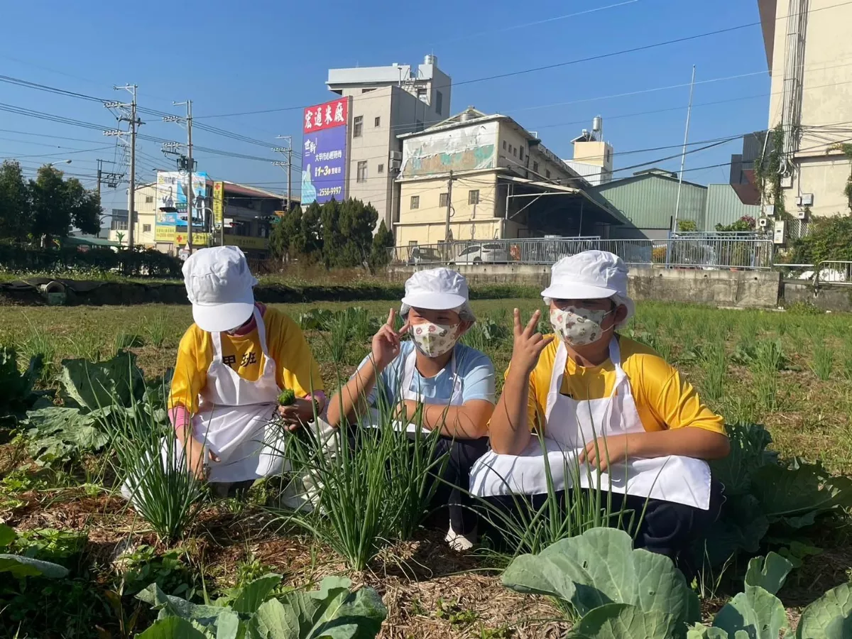 從產地到餐桌零距離  國小生化身大廚實踐食農教育