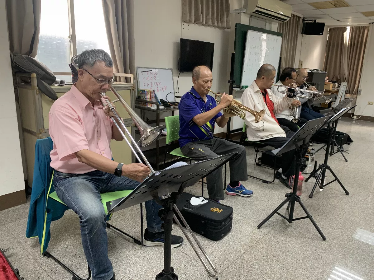 爵士魂不滅 夢幻千歲團組合再現熱情 