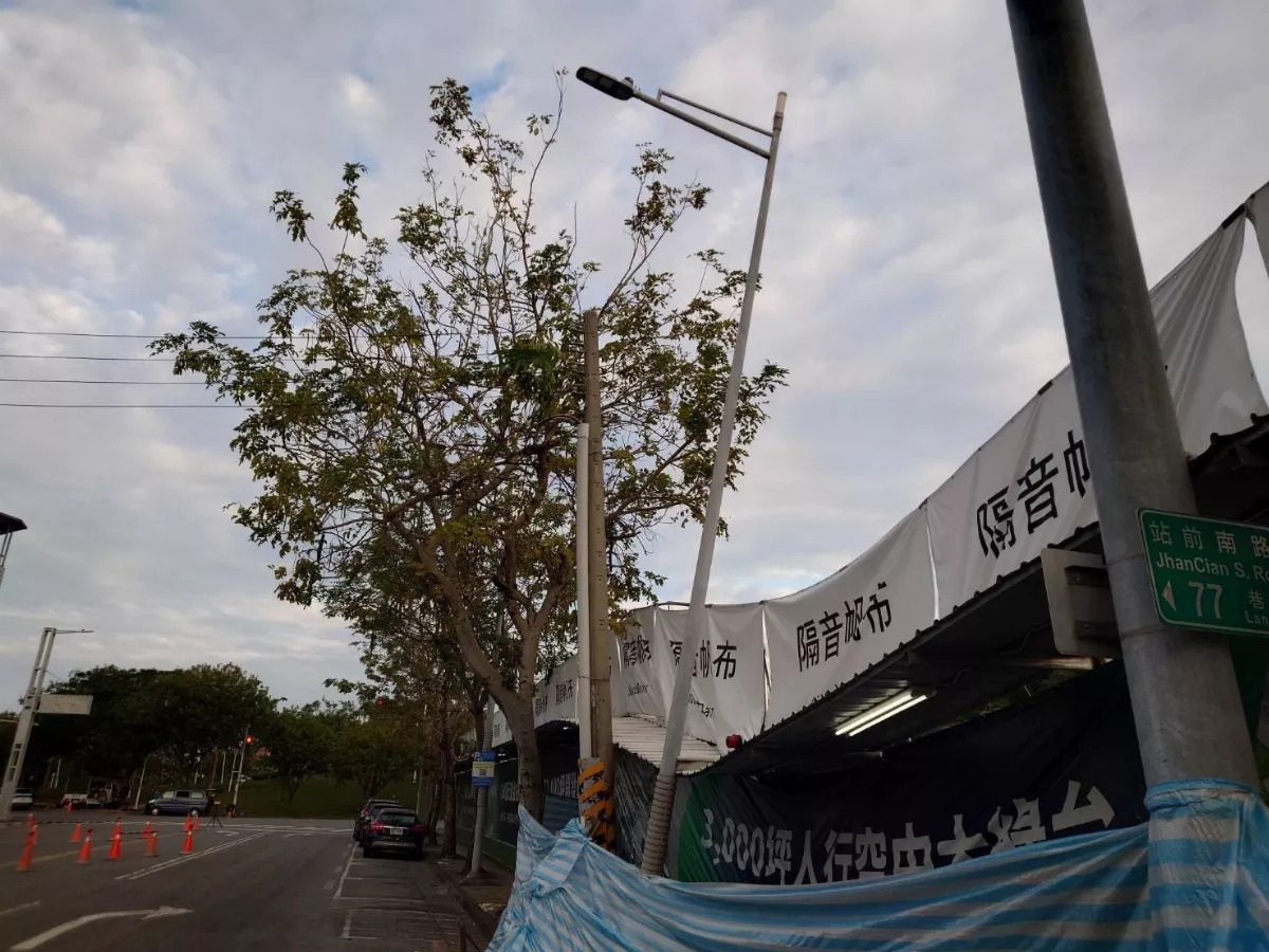 高鐵左營建案地層下陷 工務局勒令停工