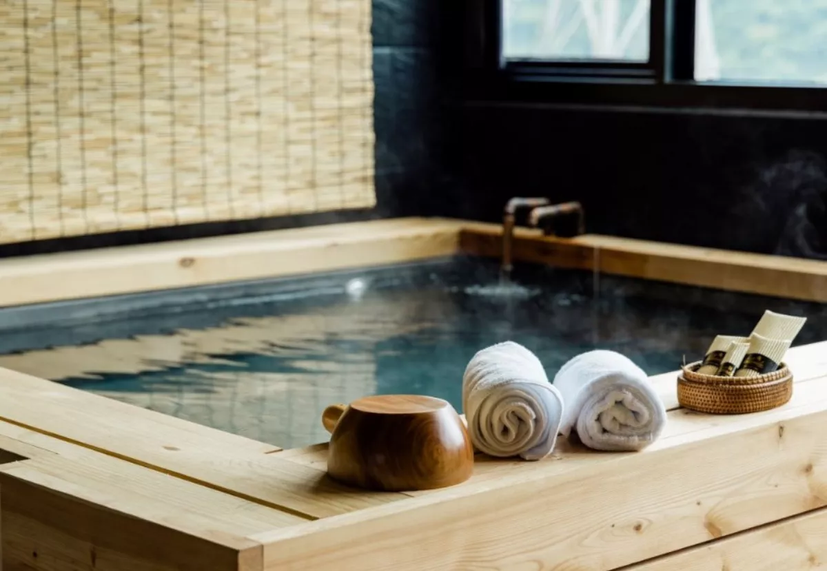 冬季泡湯好紓壓 高血壓者注意4件事