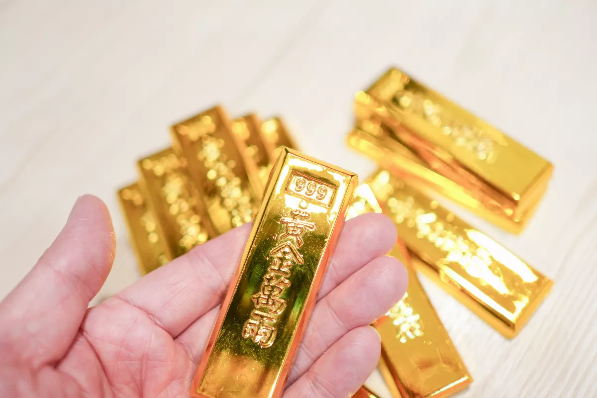 國際油價受中國消費疲軟回跌  黃金價格走高