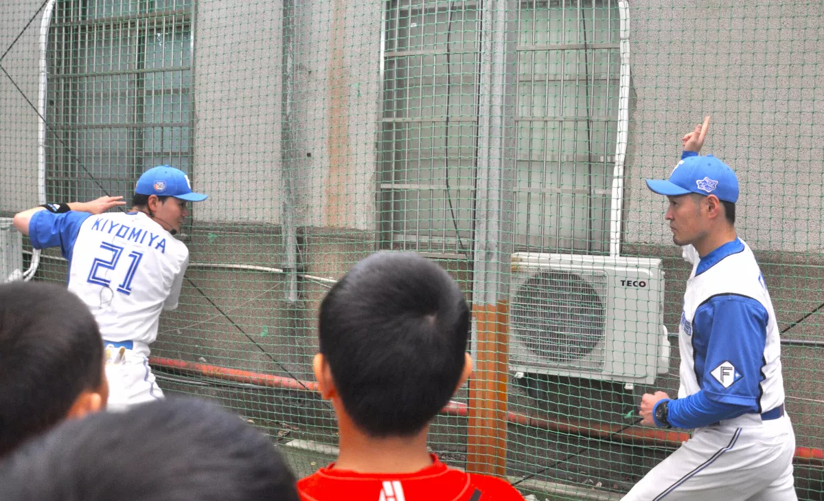 日職／清宮分享經驗 傳授小朋友「波浪鼓」打擊法