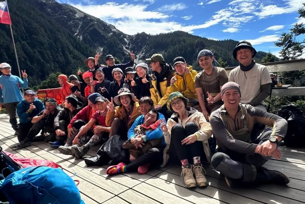 跑逾300場馬拉松「鋼鐵媽媽」帶著腦麻兒登頂玉山