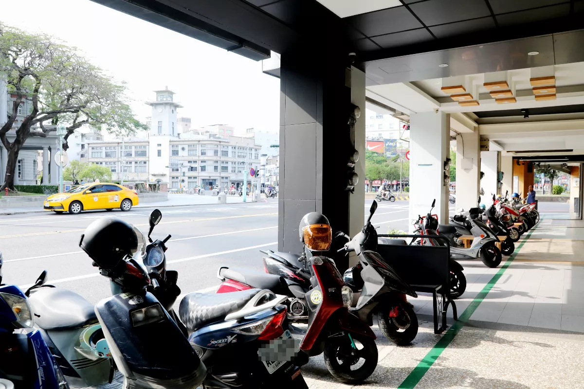 台南騎樓可停放機慢車 2025年元旦起實施