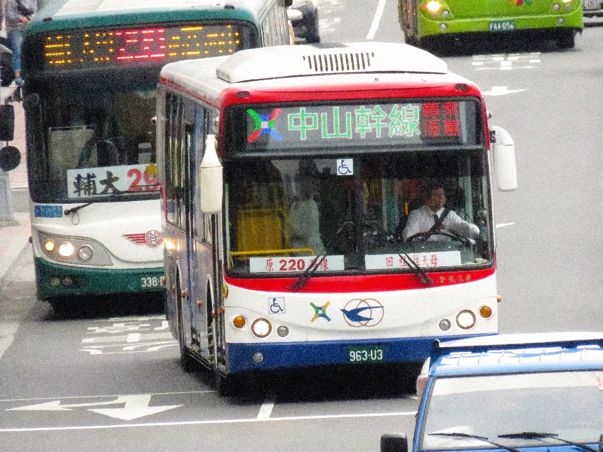 北市公車駕駛擬加薪8千 票價不變