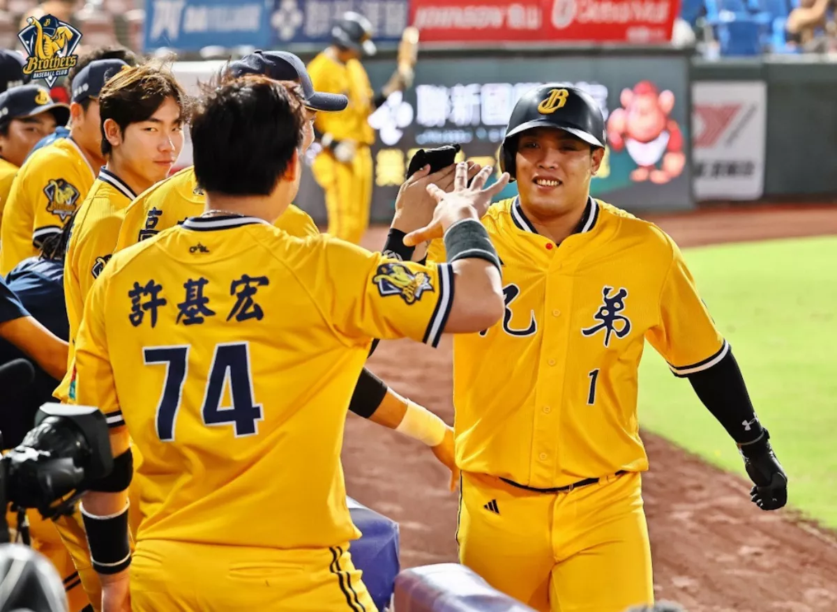 中職／10年1.3億破紀錄 陳子豪轉當龍砲寫歷史