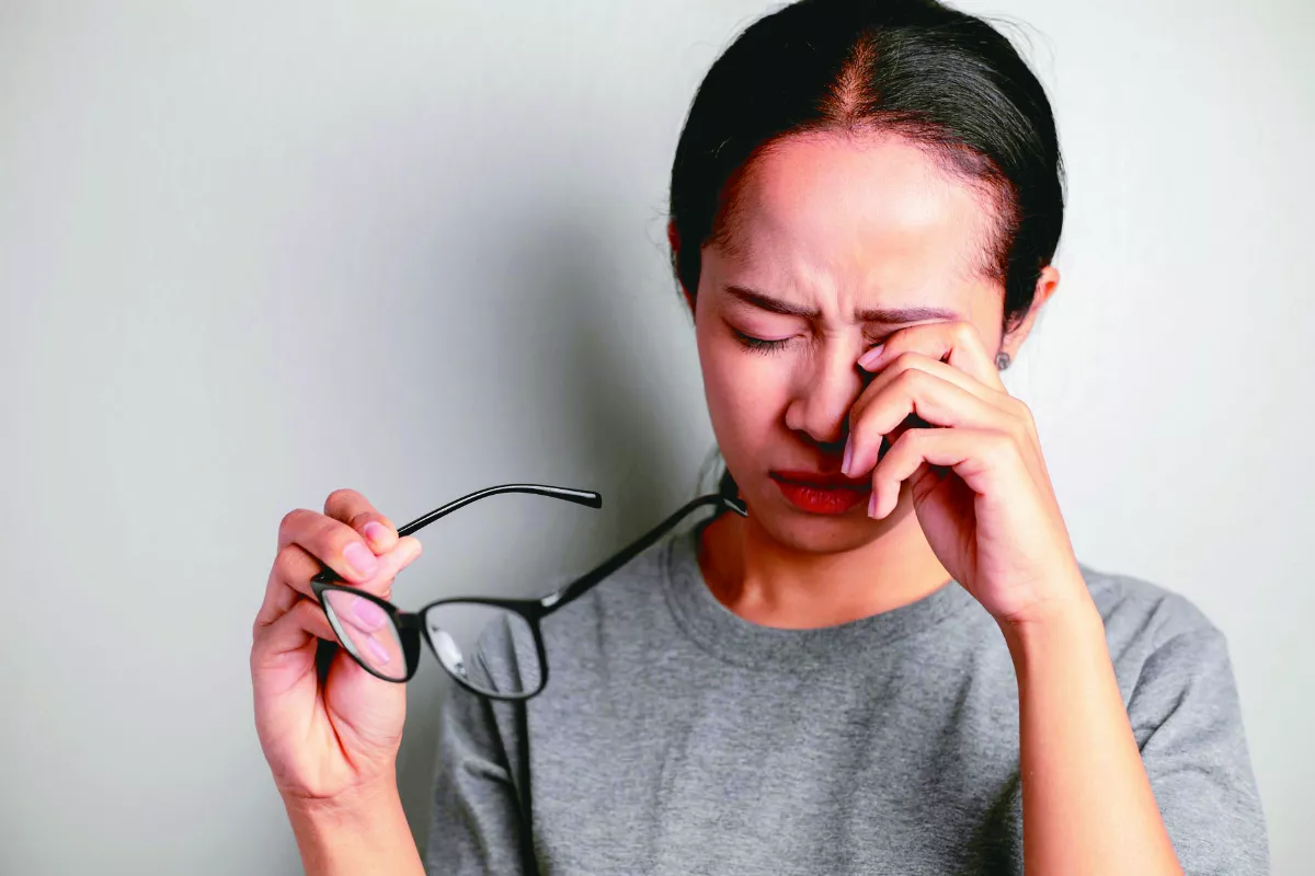【養眼專欄】乾眼症不是只點 人工淚液喔！