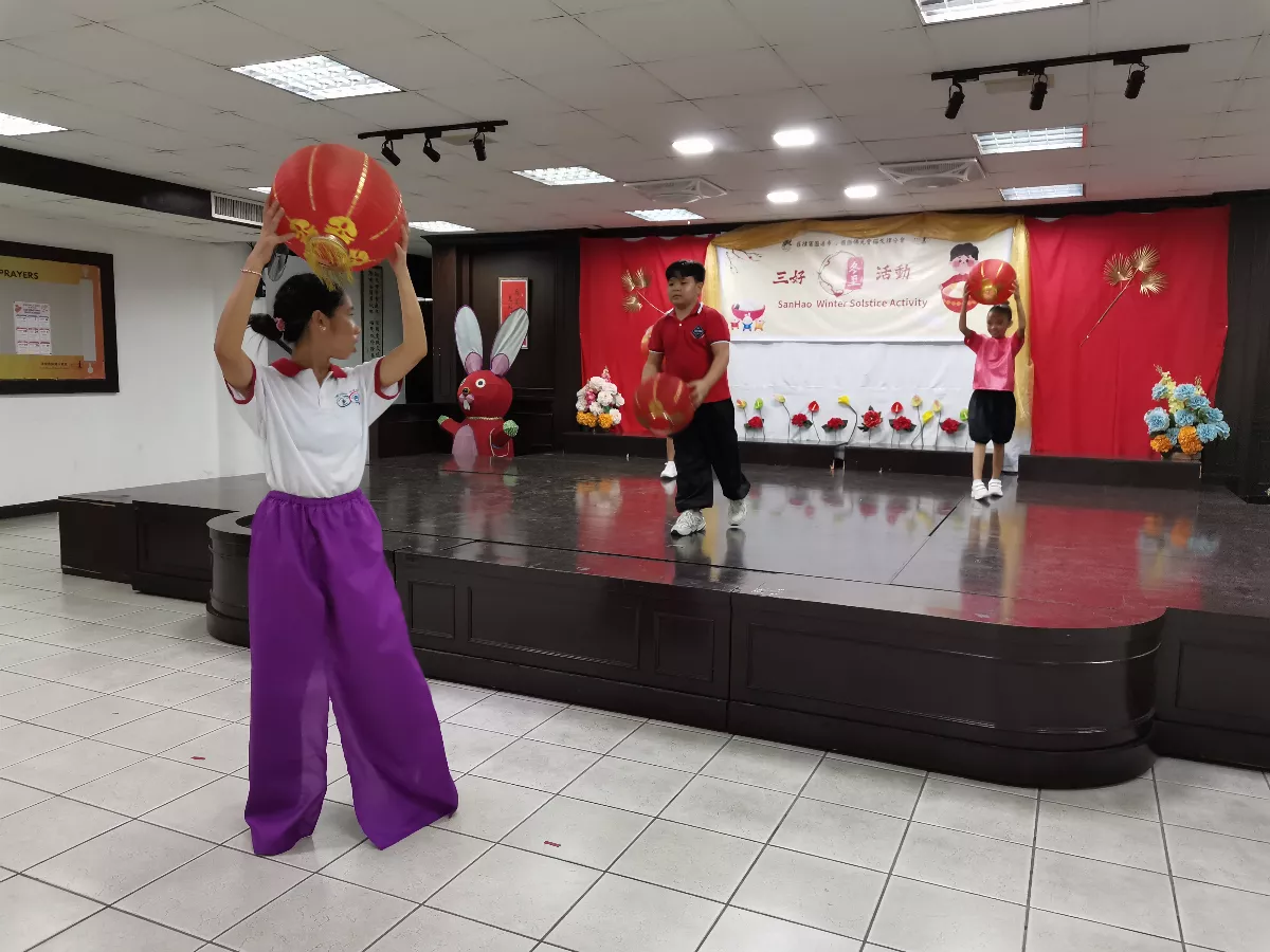 Fo Guang Shan Yuan Thong Temple Hosts 