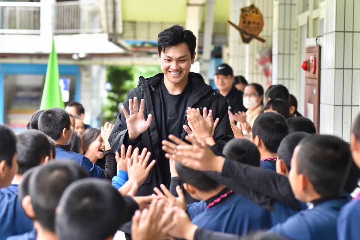 中職／江少慶為球芽頒獎 曝旅美初期天天哭