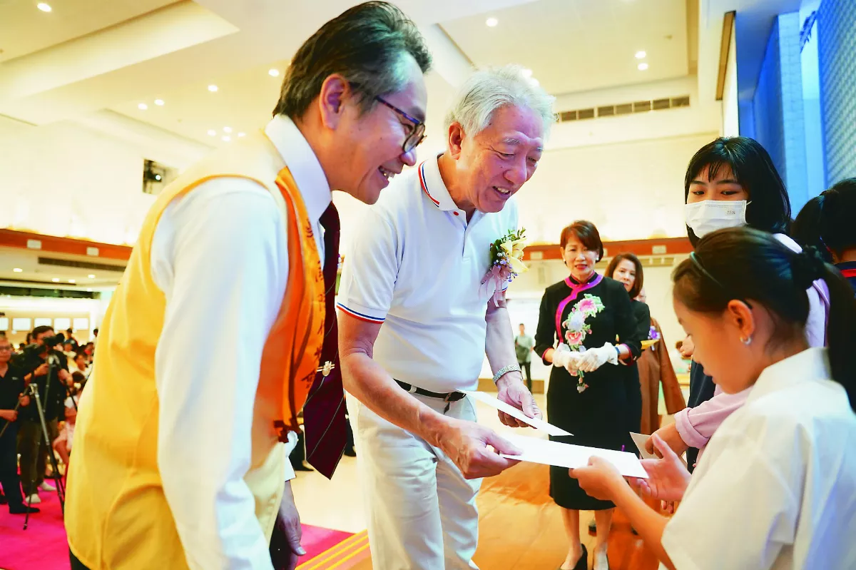 新加坡佛光山助學 點燃學子心希望